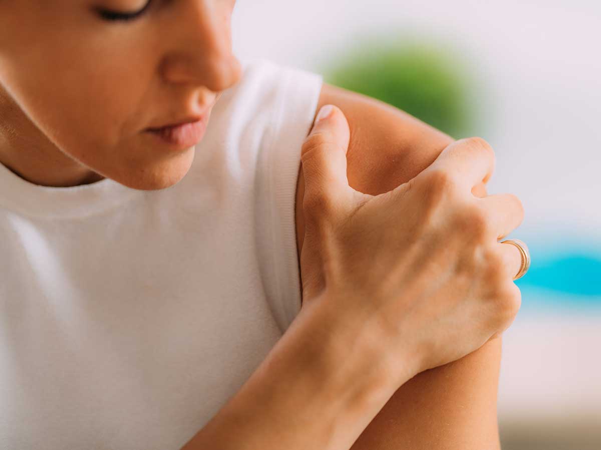 how to fix frozen shoulder, frozen shoulder maple ridge