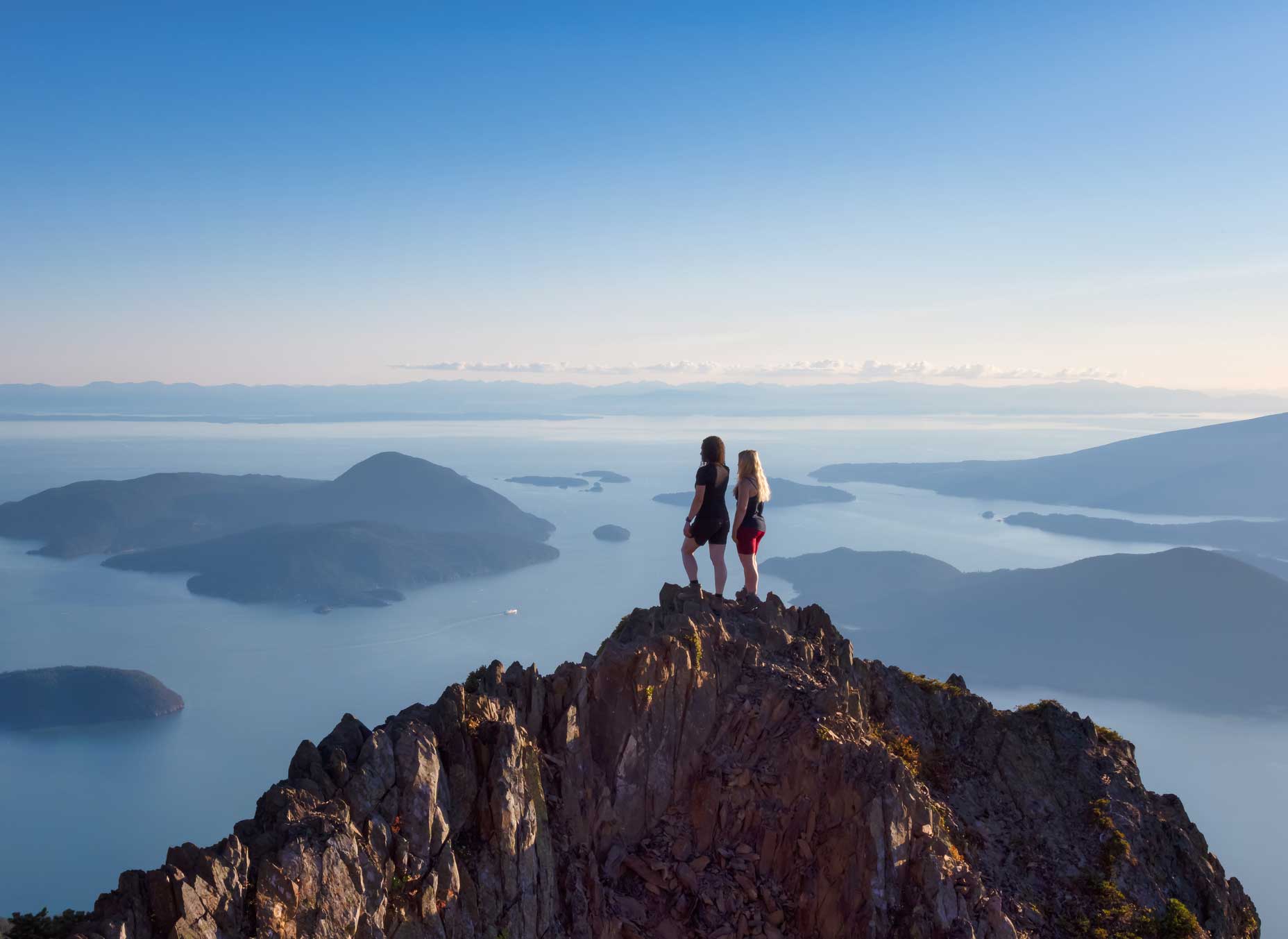 hiking injury prevention, physiotherapy maple ridge, preparing for summer hiking with your physiotherapist